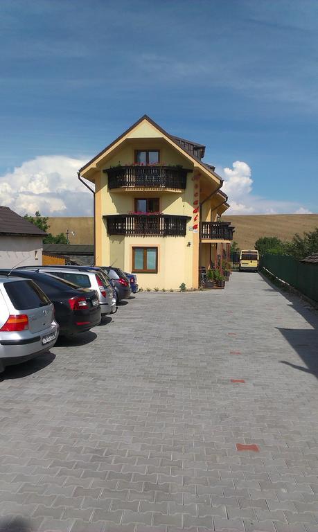 Privat Arcadia Apartment Podhájska Exterior foto