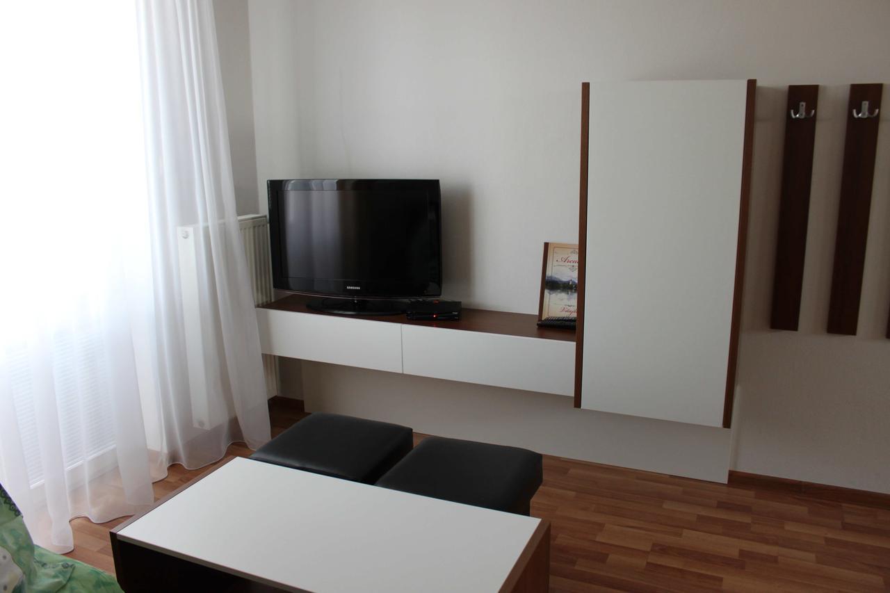 Privat Arcadia Apartment Podhájska Exterior foto