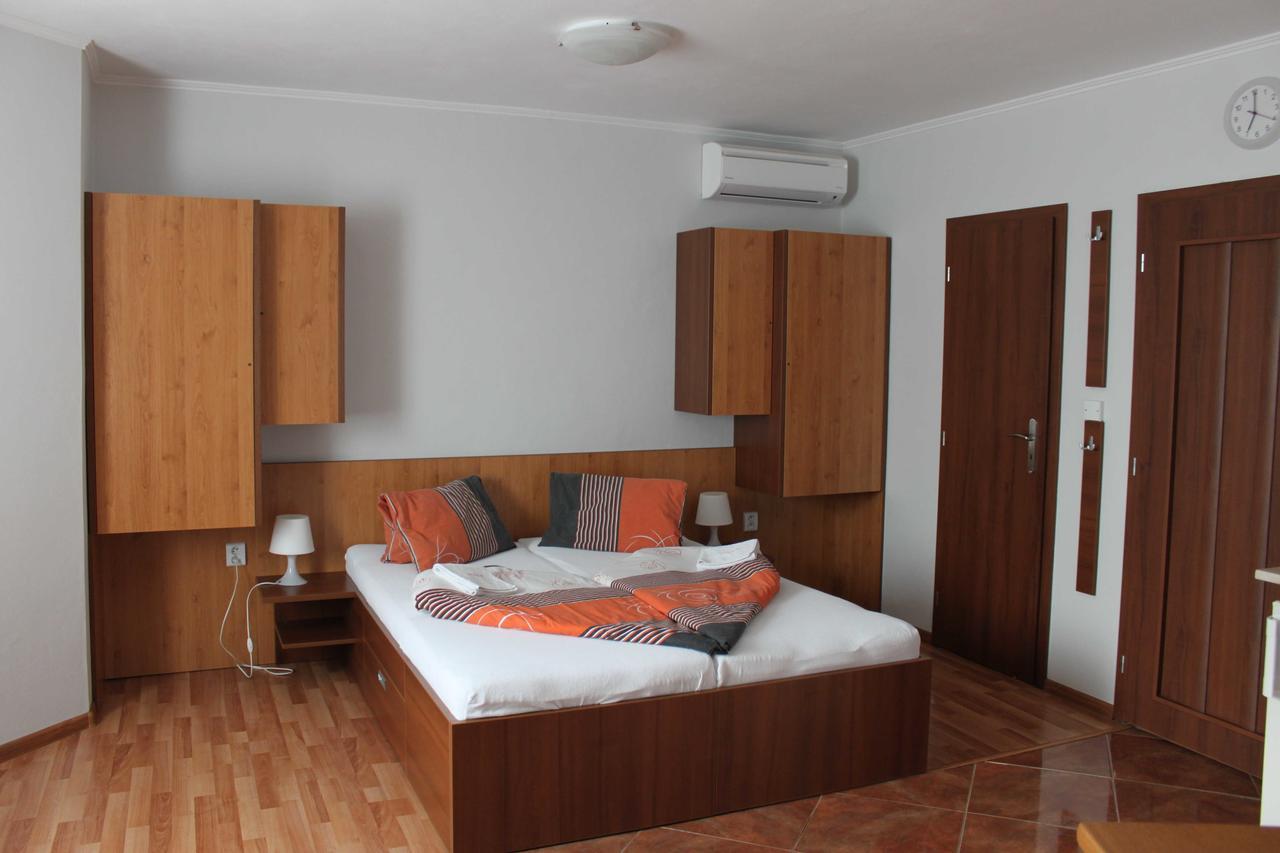 Privat Arcadia Apartment Podhájska Exterior foto
